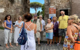 Ostia Antica, viaggio nel tempo con la visita guidata performativa tra storia, arte e personaggi del passato