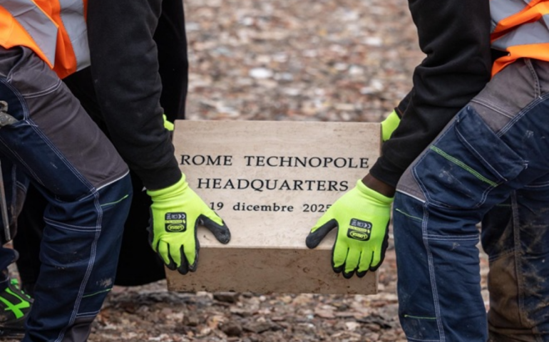 La posa della prima pietra