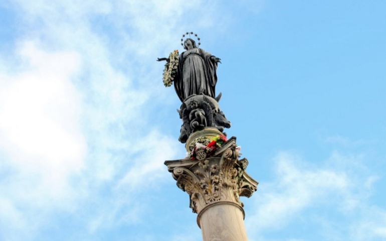 La statua dell'Immacolata