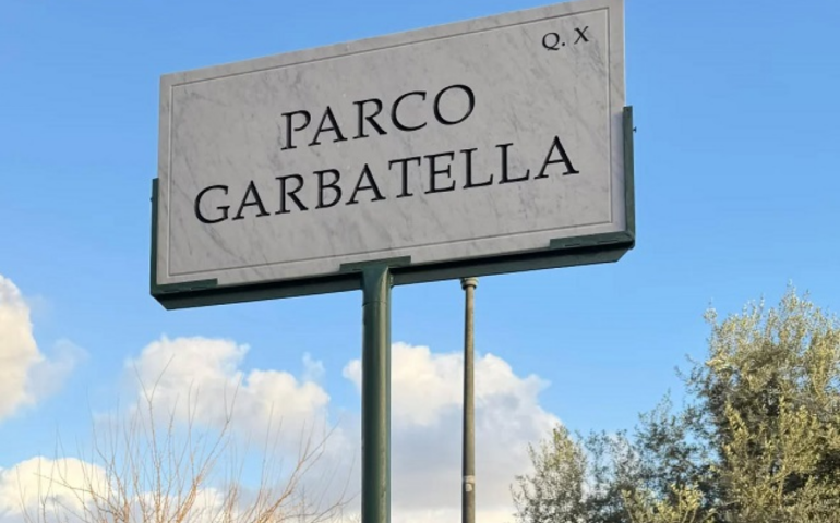 La targa nel parco