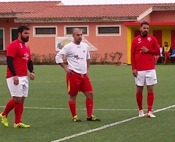 Nella foto, Emanuele Deiana (maglia bianca)