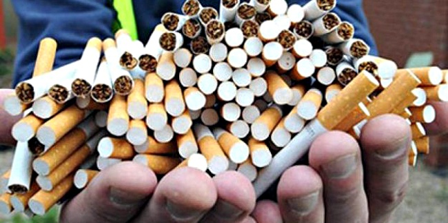 Svaligiano distributore di sigarette. Arrestata coppia di quarantenni