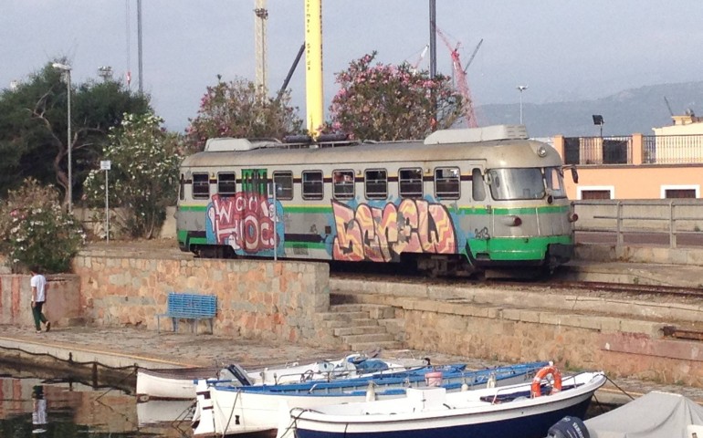 trenino verde ad Arbatax ( foto pagina facebook salviamo il trenino verde