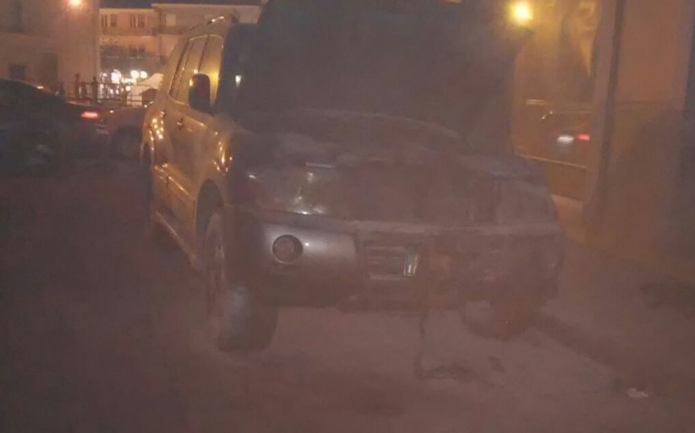 l'auto bruciata in via macomer