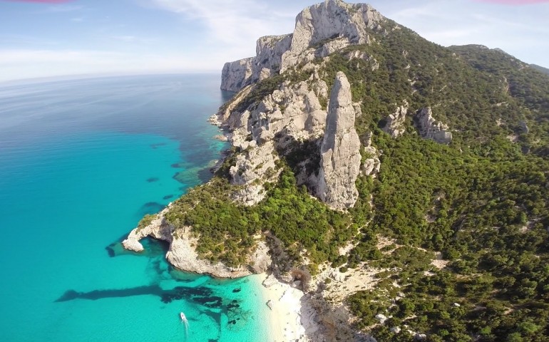 TripAdvisor stila la classifica dei lidi più belli d’Italia: Cala Mariolu e Cala Goloritzé presenti