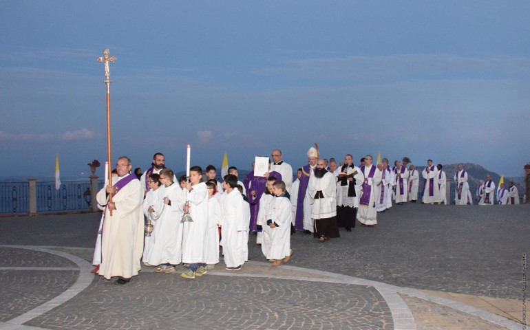 Lanusei. Aperta la “Porta della Misericordia” nel Santuario della Madonna d’Ogliastra