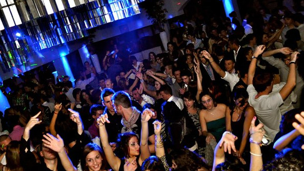 Santa Maria Navarrese. Nuova gestione e nuovo stile per l’Oleandro DiscoClub