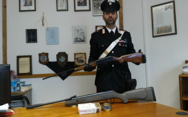 Trovato in possesso di armi da fuoco. Nei guai un giovane di Bari Sardo