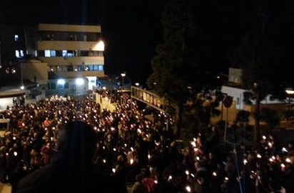 1500 persone alla fiaccolata di Lanusei. “Lottiamo per i servizi essenziali”