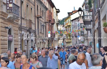 Sagra delle ciliegie ( foto N. Levitska)