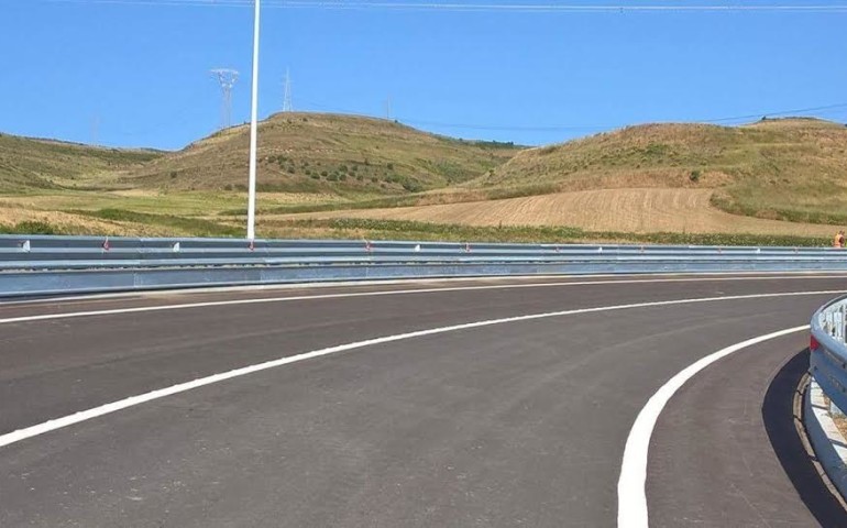 Inaugurato un primo tratto della Sassari-Olbia, prima “autostrada” dell’Isola