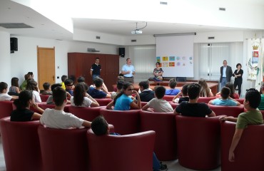 Nella foto gli alunni della I e II media dell'Istituto Comprensivo numero I di Monte Attu.