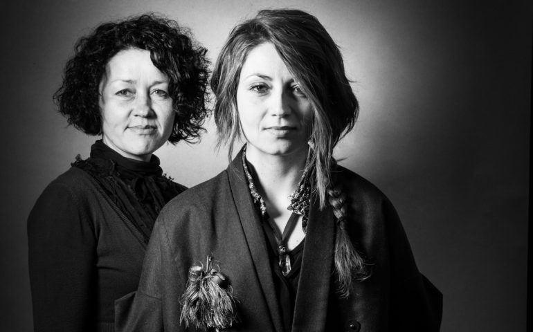 Due stiliste sarde vincono il premio di Confartigianato Moda: esporranno le loro creazioni a Milano al “Fashion Week”