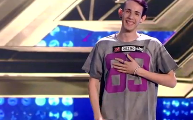 Quattro sì alle audizioni di X Factor per il lanuseino Diego Micheli, in arte Pink Gijibae.