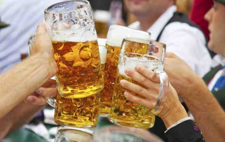 L’8 ottobre l’Oktoberfest al Bar Giardini di Lotzorai. La festa bavarese della birra in salsa ogliastrina!