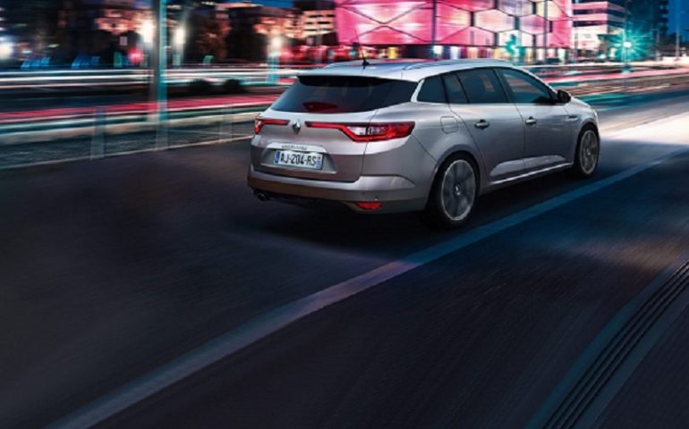 Aperitivo in compagnia per accogliere la nuova arrivata Renault, il 20 ottobre da Silvio Boi auto