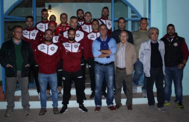 La squadra e i dirigenti della Castor con Natale Canu