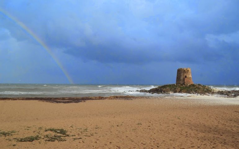 Mare in burrasca, torre di Bari Sardo