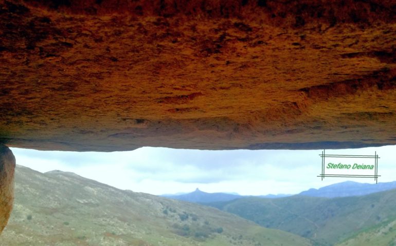 Le foto dei lettori. Perda ‘e Liana vista dal villaggio di Ruinas sul Gennargentu