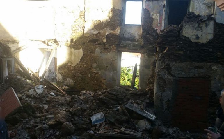 Jerzu: crolla un vecchio edificio nel centro del paese. Preoccupazione tra i cittadini
