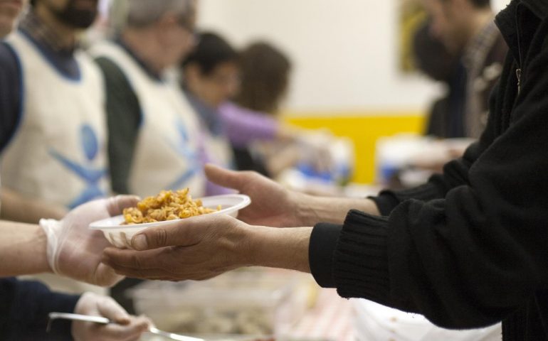 Epifania speciale per gli ospiti della Caritas di Tortolì. Il vescovo pranzerà con loro