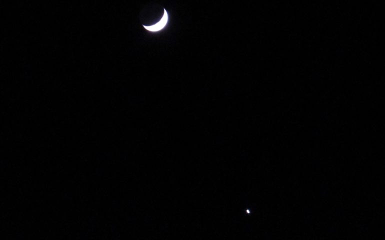 Le foto dei lettori. Luna e Venere nel cielo d’Ogliastra