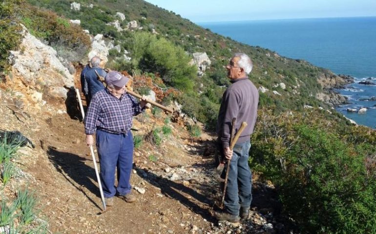 “I giovani di Ardalavè” nuovamente al lavoro a Baunei. Corrias: “”Usi abbellir facendo e facendo gioir”