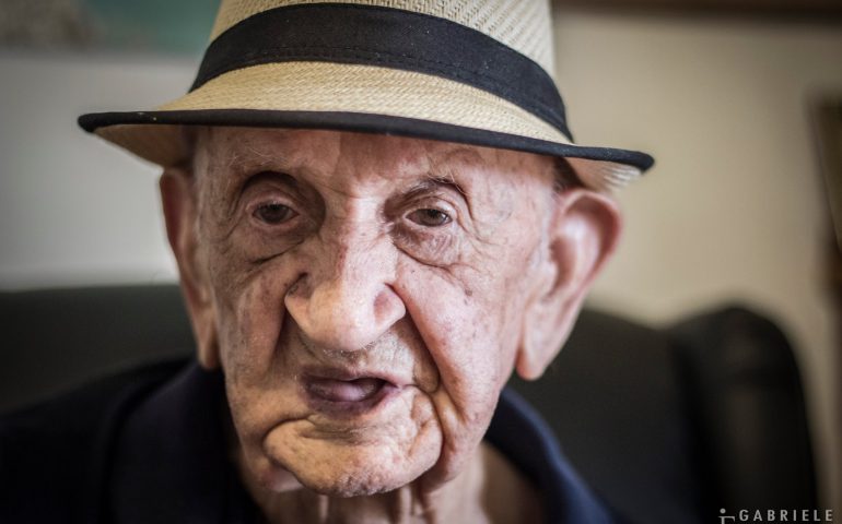 Baunei festeggia i 101 anni di Zio Sisto Secci. Il sindaco Corrias: “A Zio Sisto auguriamo un 110. Con lode gioiosa”.