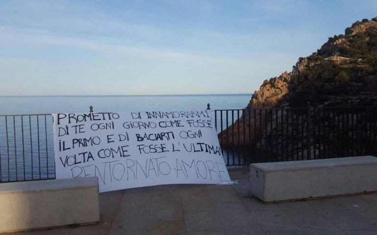 Intanto Ad Arbatax Una Bella Dichiarazione D Amore A Cala Moresca Vistanet