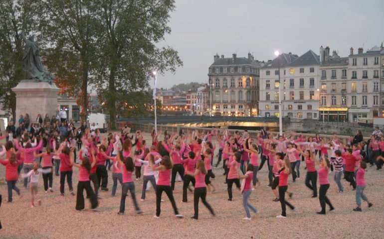 A Girasole un flash mob in rosa aspettando il Giro d’Italia
