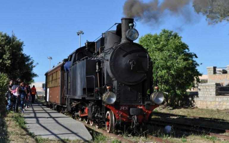 La storica locomotiva a vapore nel weekend sbufferà di nuovo ad Arbatax