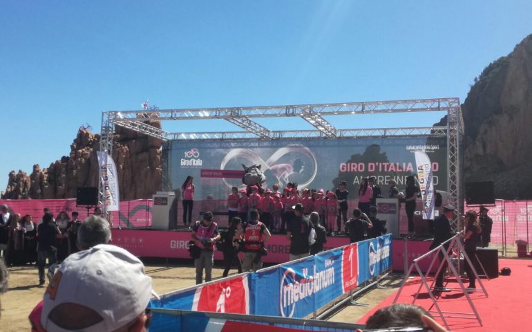 Concorso BiciScuola, i piccoli vincitori sul palco del Giro Cento