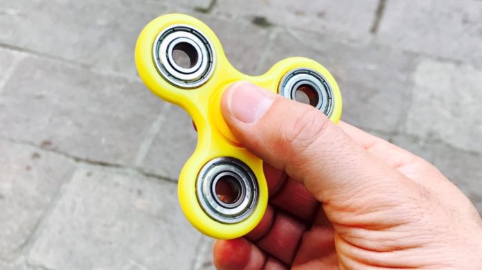 Lo scacciapensieri dell’estate ora è anche un’app: il fidget spinner sbarca su smartphone