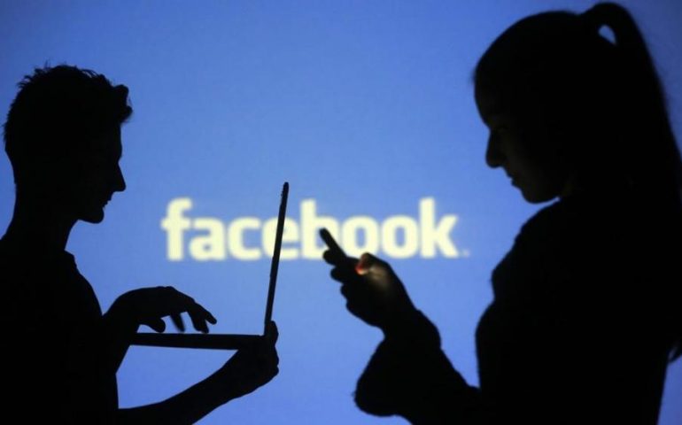 Stop alle condivisioni: Facebook impazzisce e non permette più di caricare i link