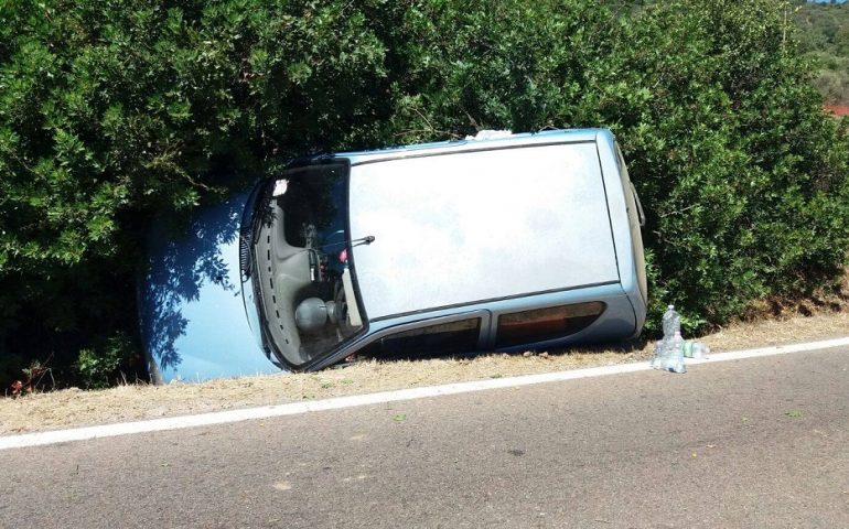 Incidente nella strada Bari Sardo-Tortolì: un’auto esce fuori strada, traffico in tilt