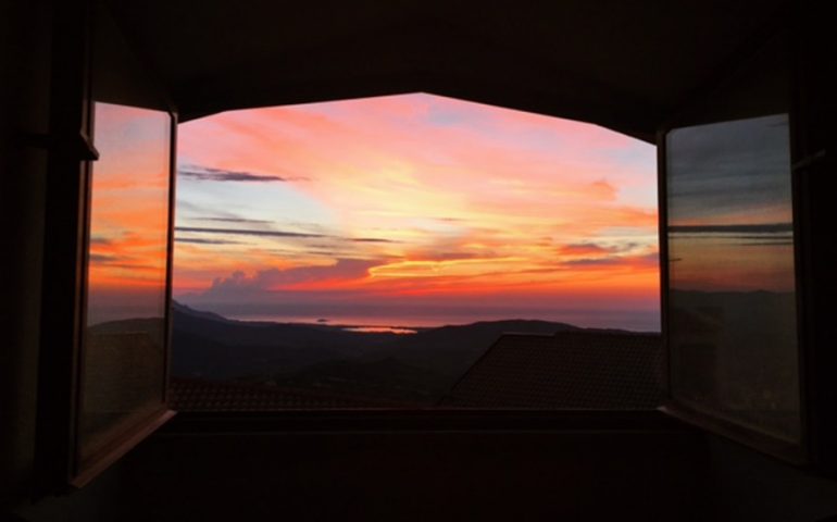 alba vista da Lanusei ( foto B.Loi)