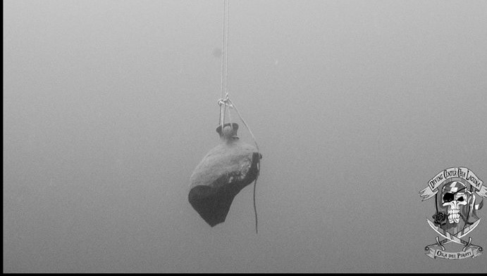 Capo Spartivento: riemerge dal mare un’anfora romana. Il reperto è stato ritrovato a 40 metri di profondità