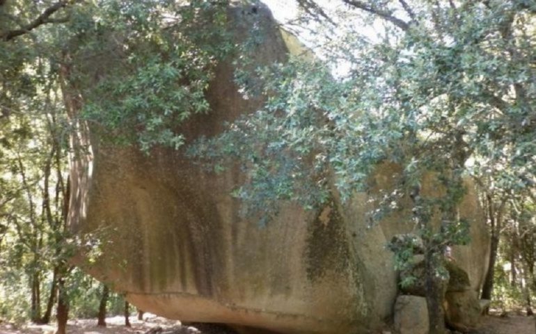 Leggende Sarde. La storia triste e maledetta de “Sa Perda de sa Pippia” sul monte dei Sette Fratelli