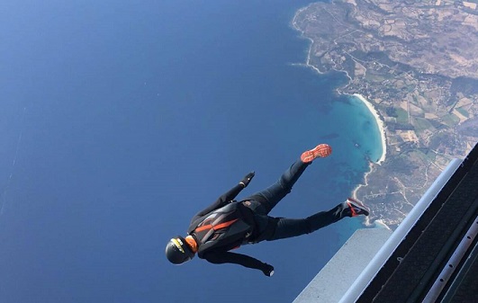 Tortolì Miniboogie, successo per l’evento di paracadutismo, fissato il record italiano femminile di Speed Skydiving