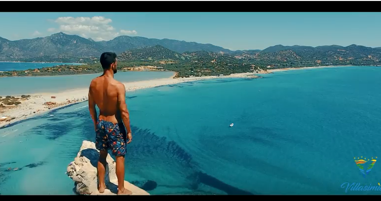 Francisco Porcella nel nuovo spot per Villasimius: il super campione mostra le bellezze della sua Isola (VIDEO)