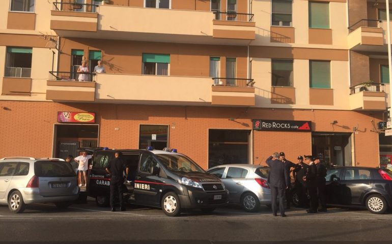 Cagliari, ritrovato in casa il cadavere di una donna. Si sospetta l’omicidio