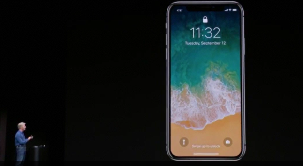 Gaffe da Apple: al suo lancio il nuovo iPhone X non riconosce la faccia