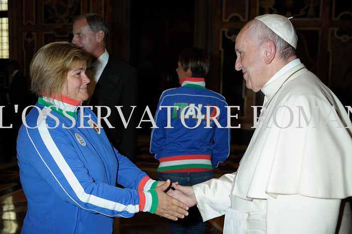 Rita, un’ogliastrina e la sua stretta di mano col Papa