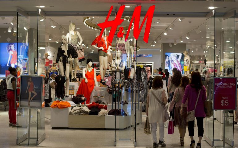 H&M apre a Cagliari? L’azienda (per ora) smentisce: “Nessuna info ufficiale”
