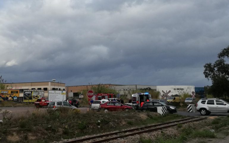 Tortolì, incidente stradale nella zona industriale
