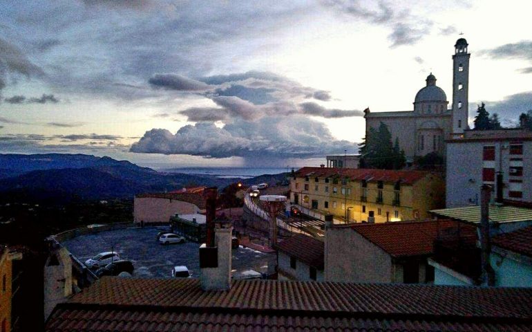 Le foto dei lettori. Lanusei al risveglio nello scatto di Sandra Serra