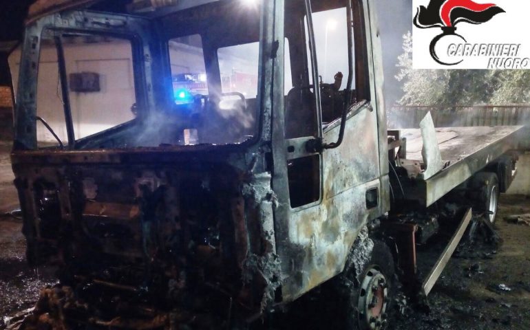 Incendio alla carrozzeria di Loi. I carabinieri hanno individuato il responsabile: è un giovane di Tortolì