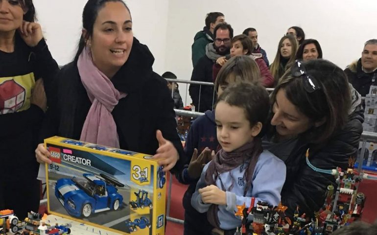 Tortolì, si chiude il sipario sulla mostra dedicata ai Lego. Il piccolo Antonio Civai vincitore del concorso
