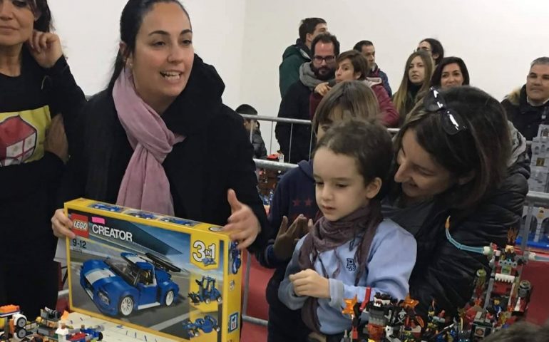 Tortolì, si chiude il sipario sulla mostra dedicata ai Lego. Il piccolo Antonio Civai vincitore del concorso