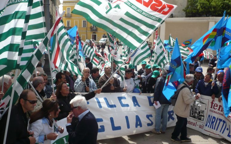Anche gli operai ogliastrini impiegati nei cantieri della ss. 125 scioperano a Cagliari